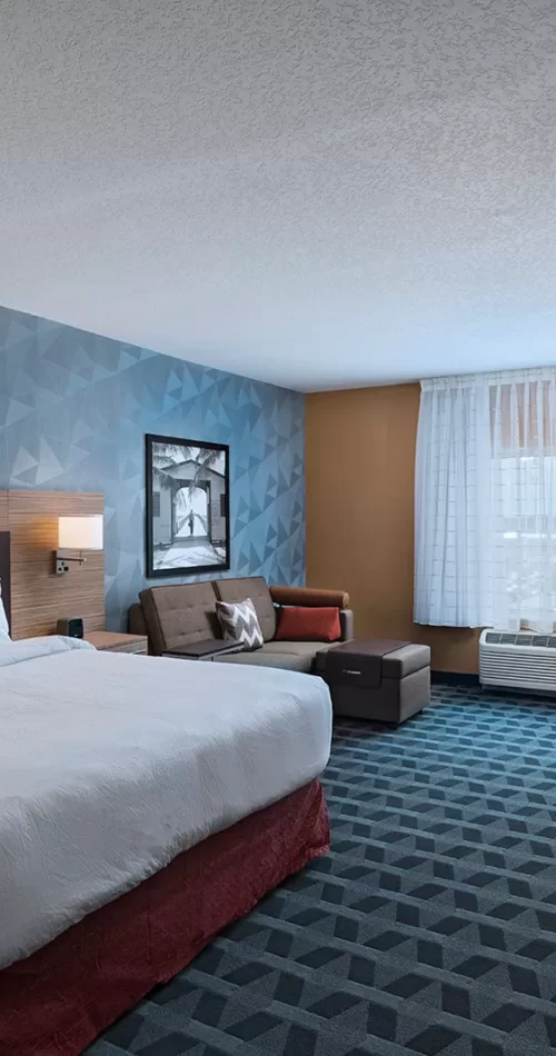 king-suite_bedroom